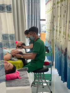 Đội ngũ chuyên gia và kỹ thuật viên