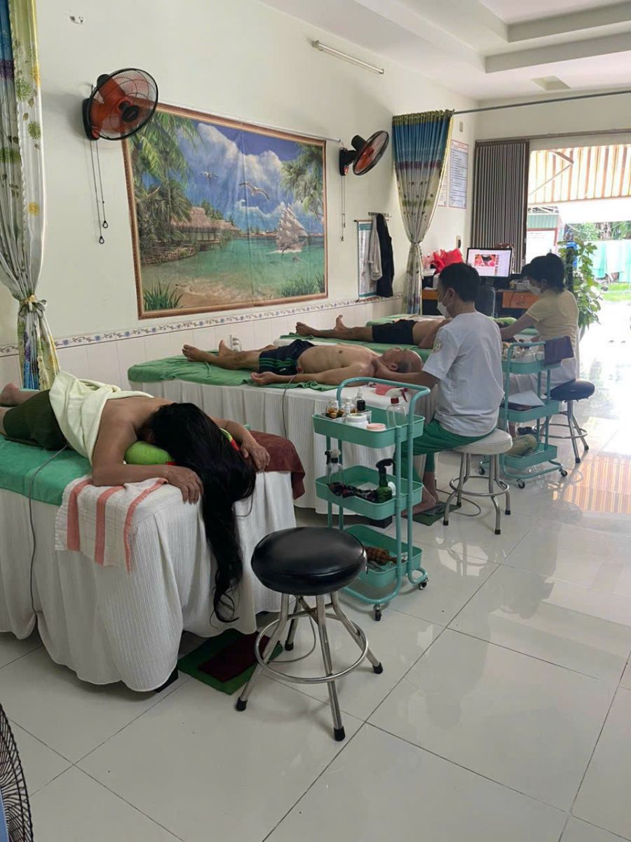 Trị liệu chuyên sâu tê bì chân tay